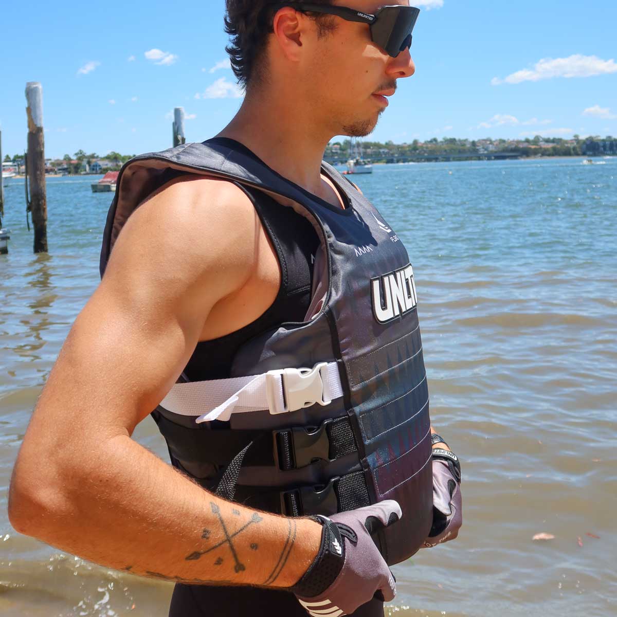 Flead SE Life Vest - Black